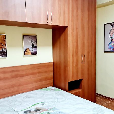 Apartamento 2V1 - 21 Dhjetori Am Tirana Exterior foto