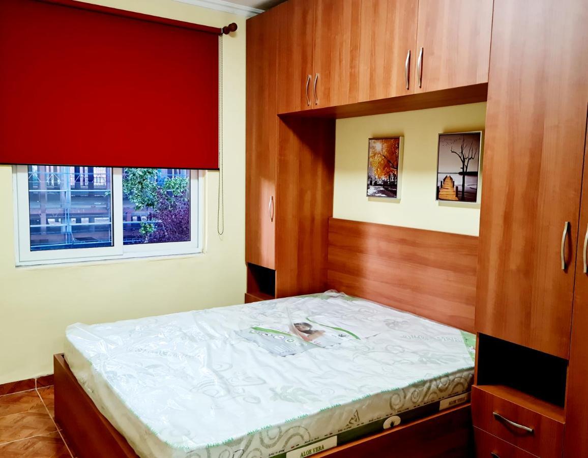 Apartamento 2V1 - 21 Dhjetori Am Tirana Exterior foto